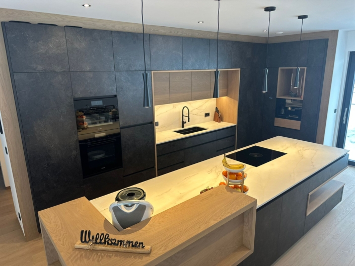 Küche mit Naturstein - Welcome